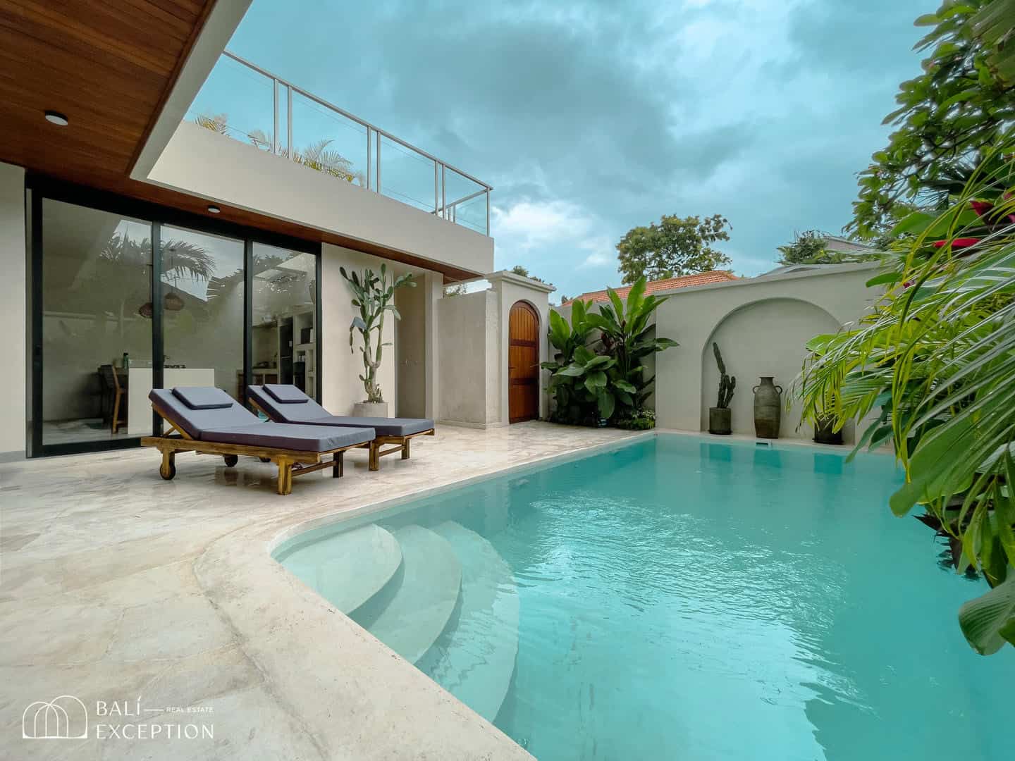 READY NOW 3 BEDROOM VILLA FOR SALE LEASEHOLD IN UMALAS BE-1935 